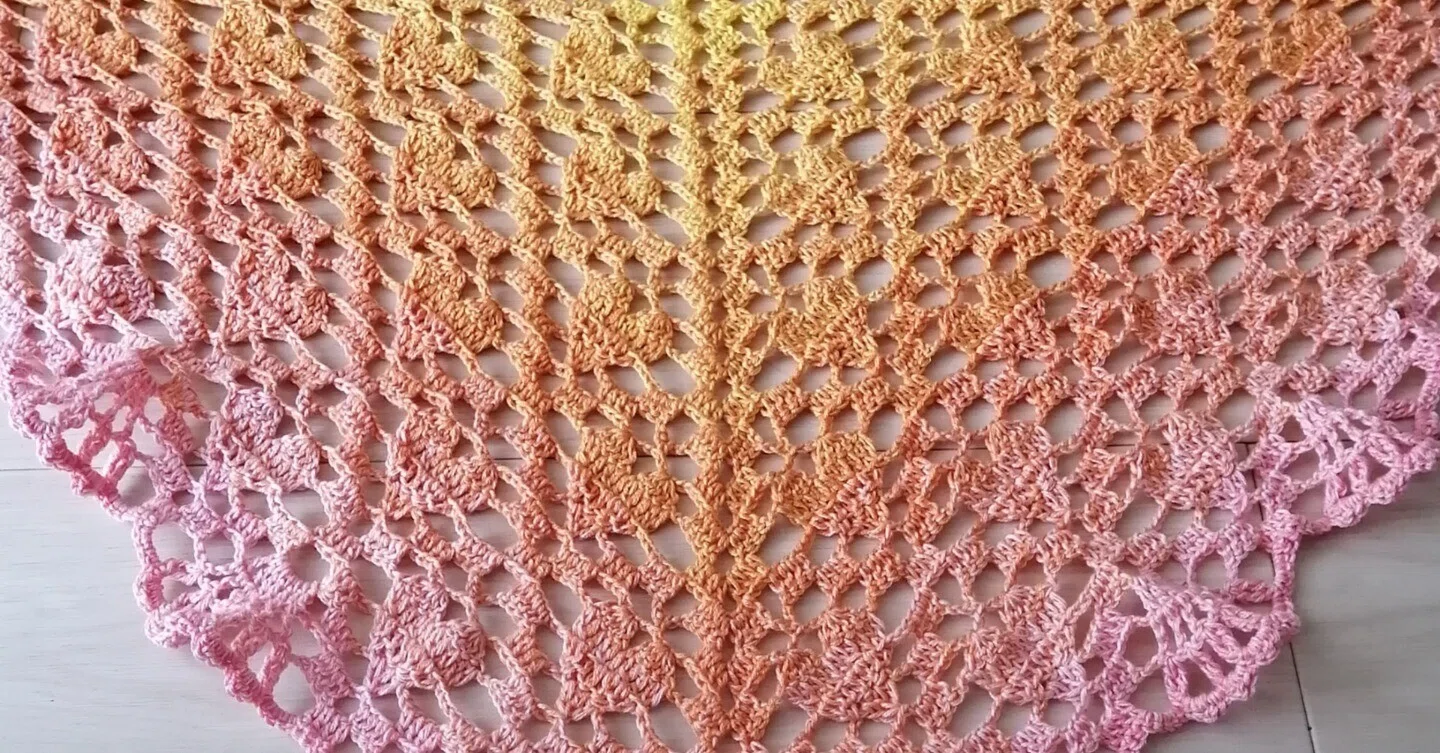 三角ショール】こだわりポイント＠jewelrium crochet(糸仕事)｜nrc