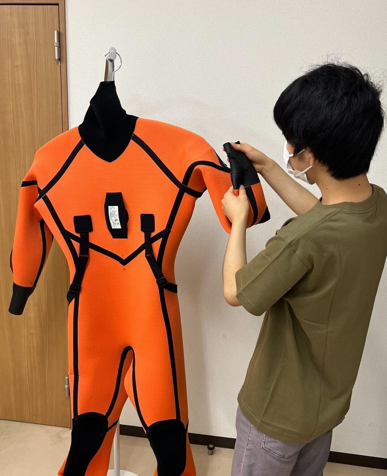 ドライスーツ初心者様必見！ネックシール・リストシールの上手な脱ぎ方