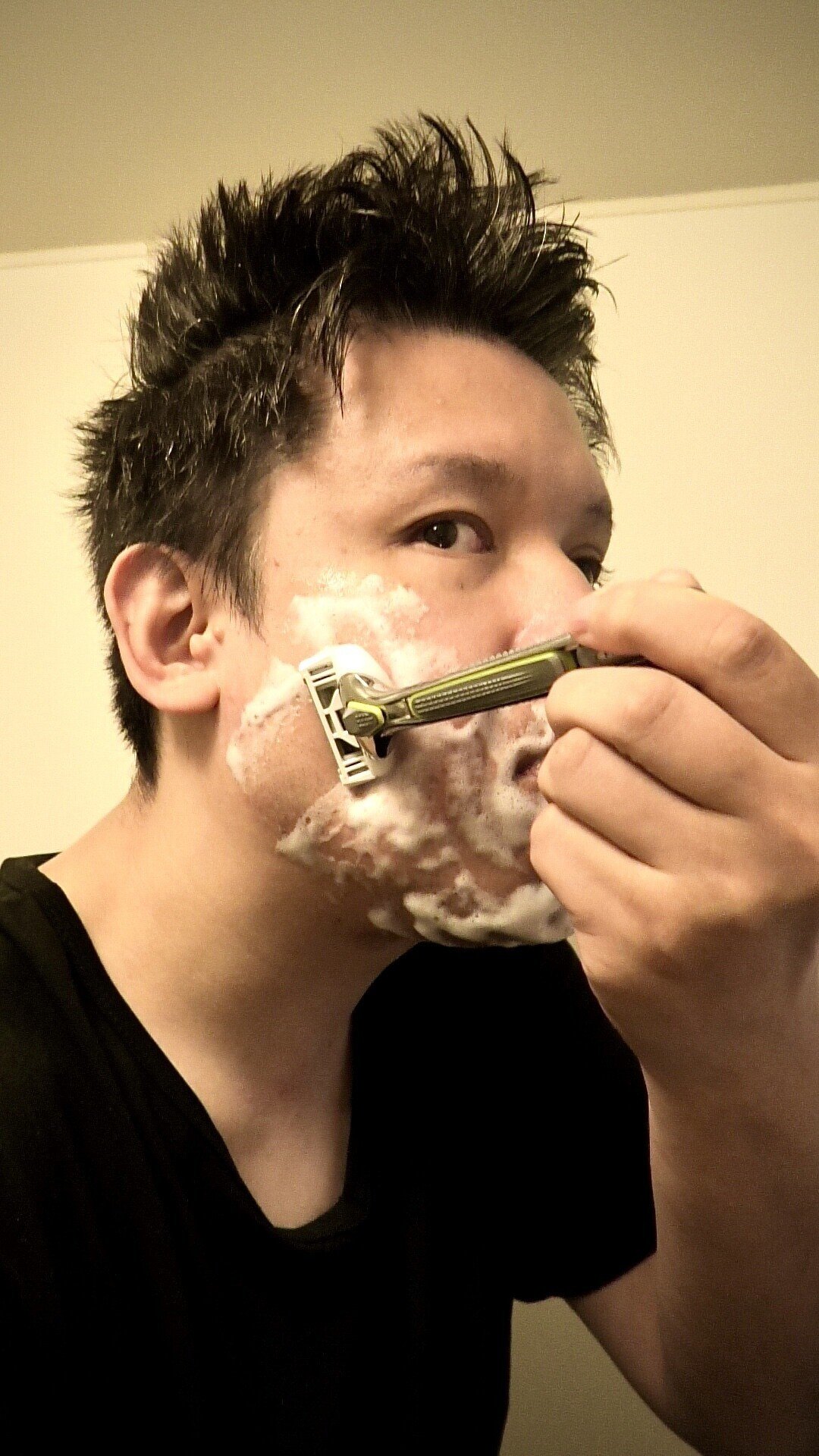 剃りのこし　有名人 