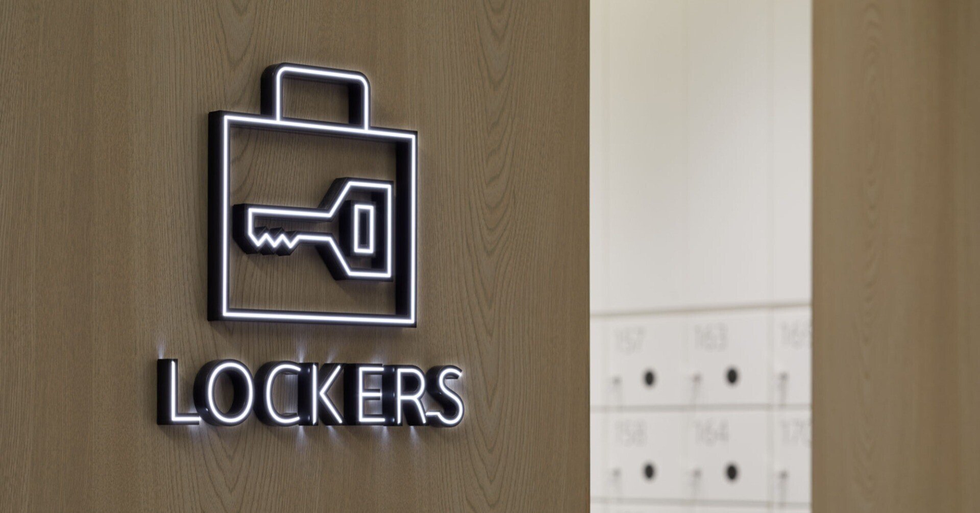 展覧会に出かけたら 使ってほしい コインロッカー Naomi N ミュージアムコラムニスト ライター Note 展覧会に出かけたら 使ってほしい コインロッカー Naomi N ミュージアムコラムニスト ライター Note