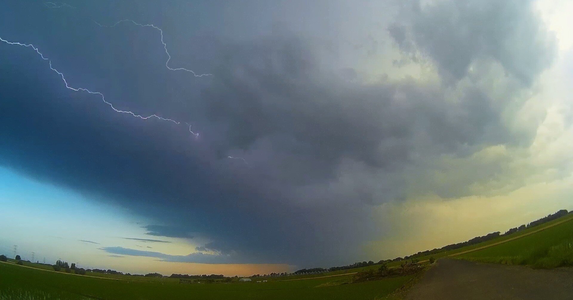 関東大雷雨を追う｜青木豊｜写真家・ストームチェイサー