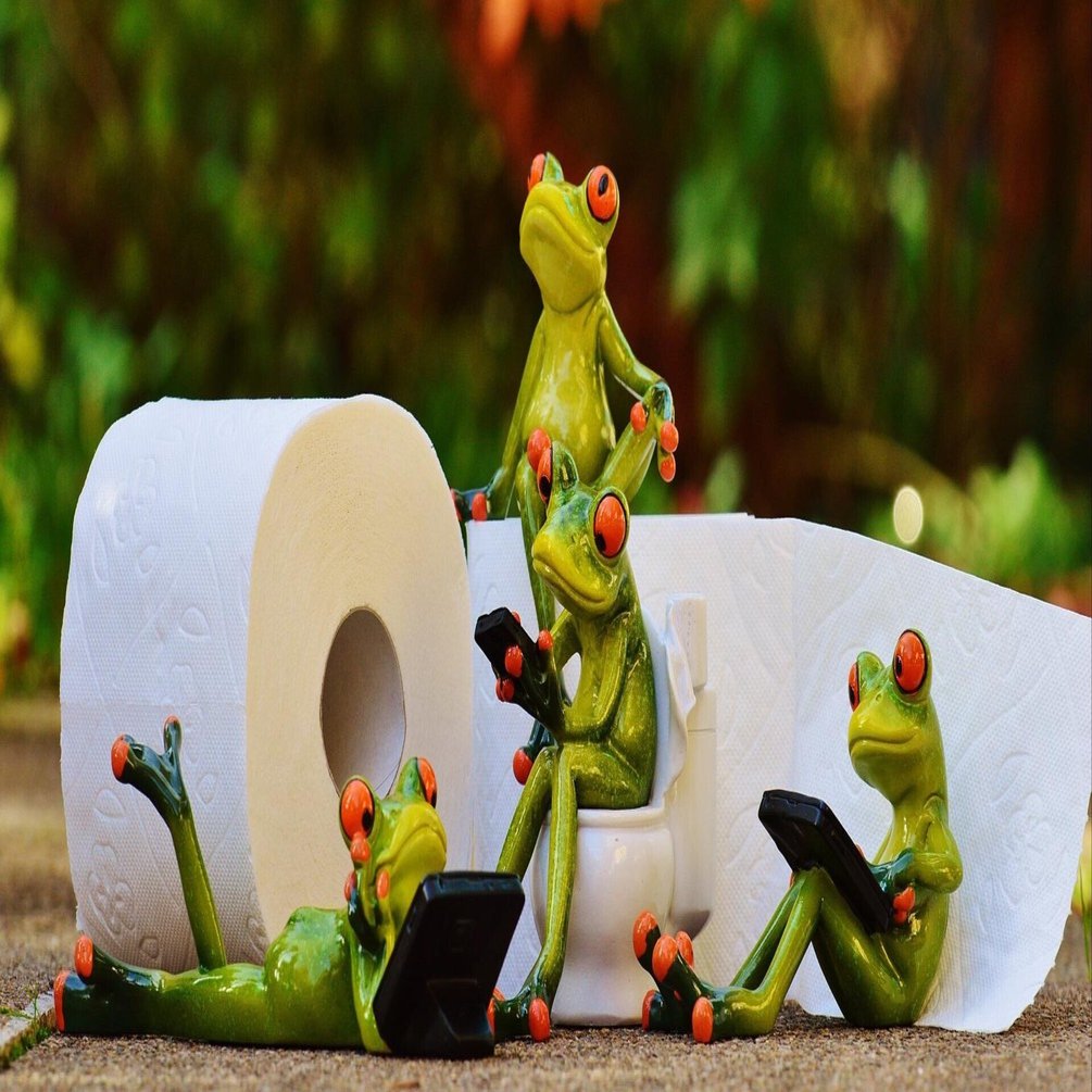 昭和のうんちくん　プニュプニュ　14個色んな表情があります　色は9色 愚かなうんこマークの絵文字。クレイジーな目と舌で楽しい茶色の