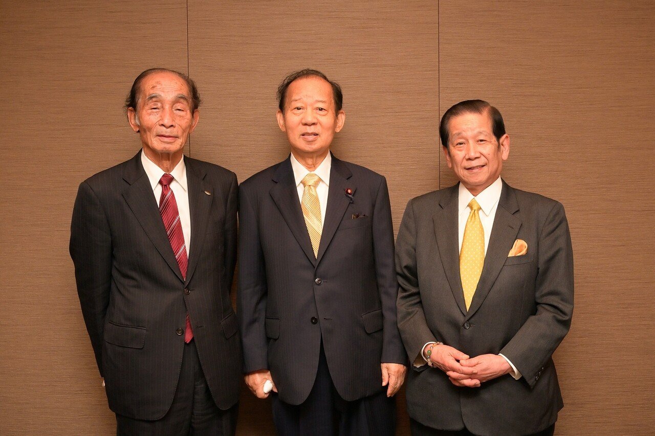 二階俊博×輿石東「政界シーラカンスの逆襲」薄っぺらい現在の永田町をぶった切る! 聞き手・篠原文也|文藝春秋digital