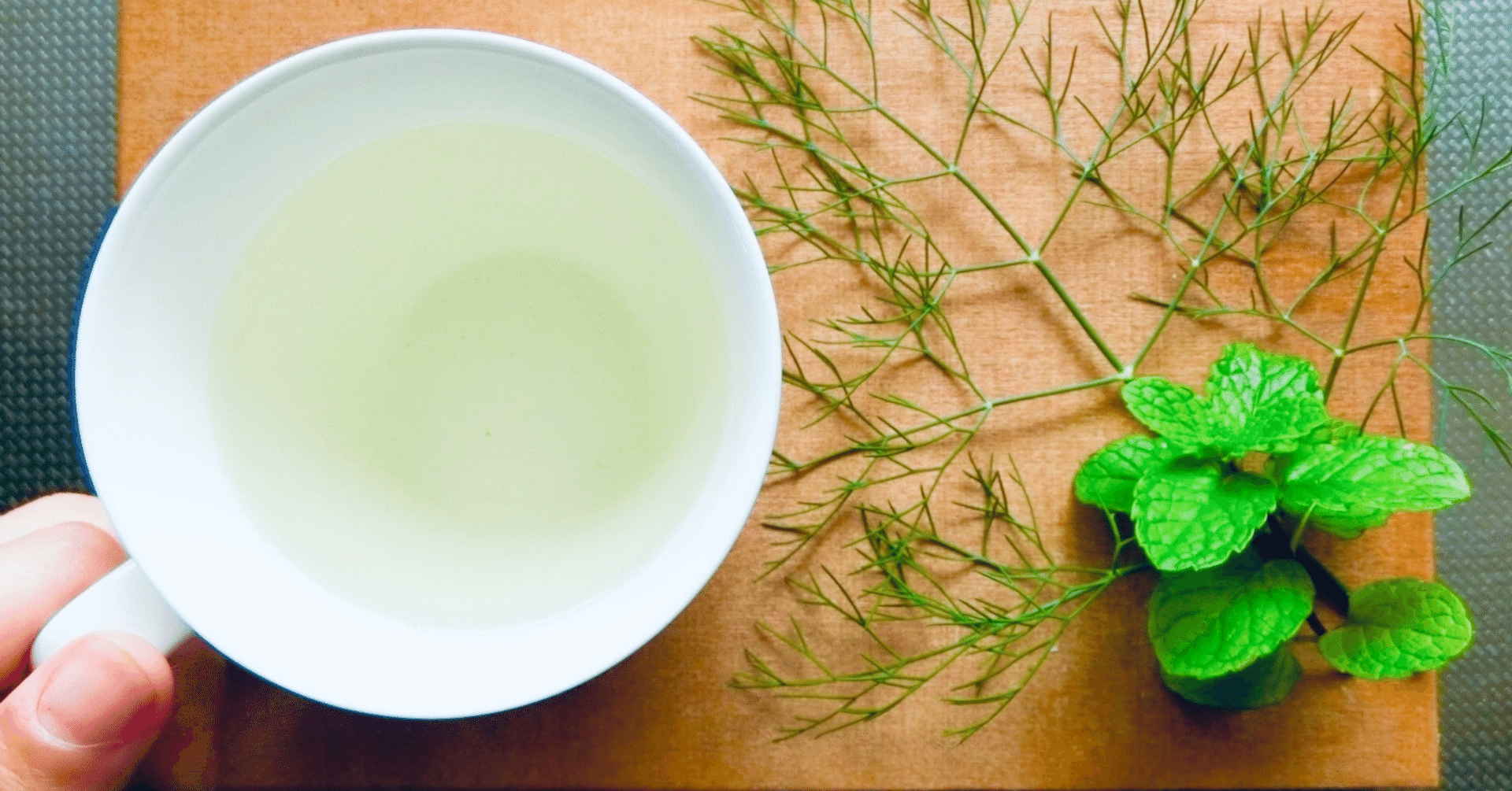 自家製の和ハッカ 日本ハッカ ティーで楽しむひととき Neco Note