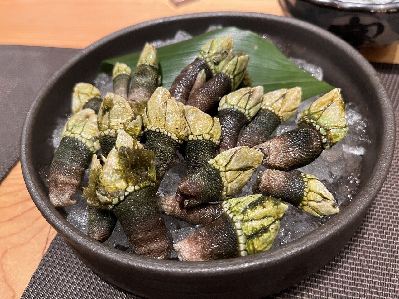 カメノテ 亀の手 初体験しました 貝類なんですね めちゃくちゃ美味しいって訳でもないけど 三重県では味噌汁に入れるらしいです 今日も有意義な時間を過ごせました 明日は早起きしなきゃなので寝ます 三井隆義 カフェパルランテ 秘密工房 Note