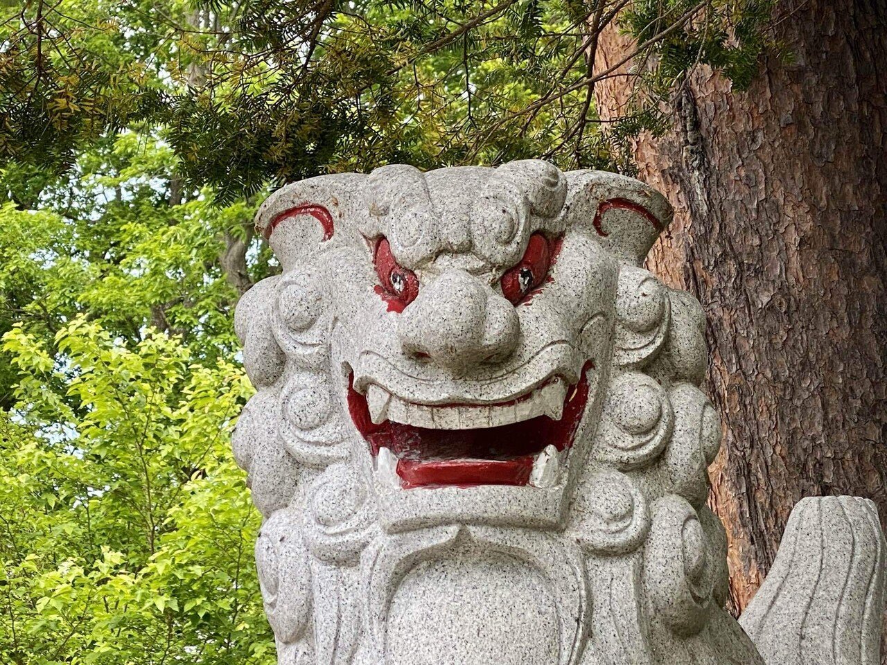 いちごの狛犬 狛コレ【「芸術的な狛犬」に会える！北海道の狛犬編】｜えーご（参拝業者）