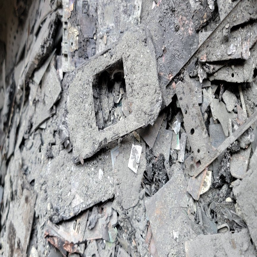 携帯がボロボロに！？リサイクル工場に突撃｜カボニューレコード