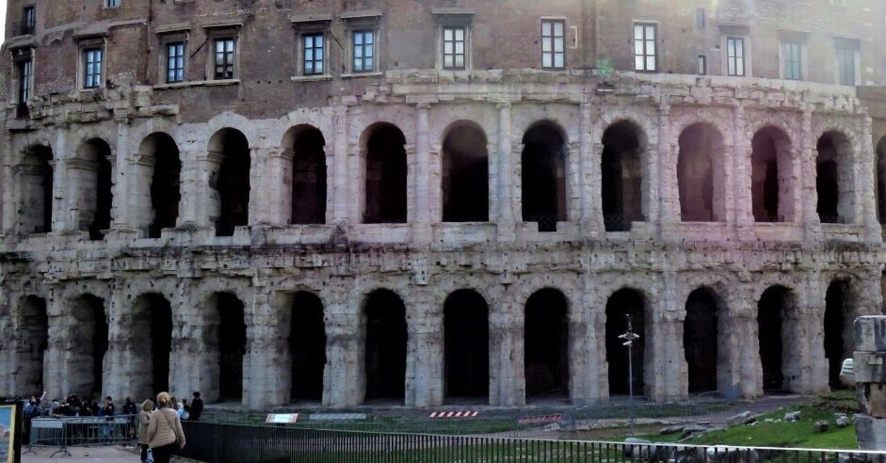 コロッセオに似てるこの建物は何 La Vita E Bella コロッセオに似てるこの建物は何 La Vita E Bella