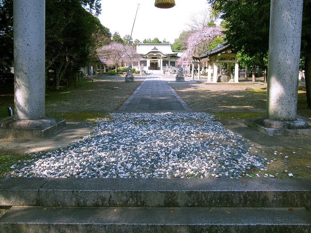 3真宮神社表参道