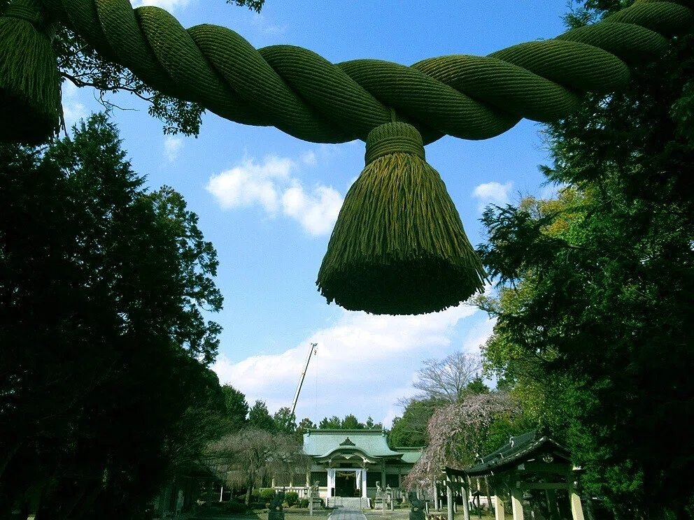 4真宮神社鳥居注連縄