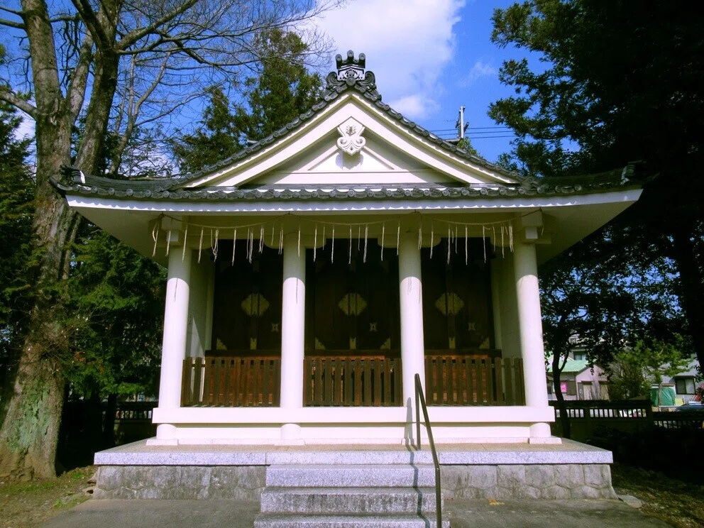 10境内社六名神社覆屋