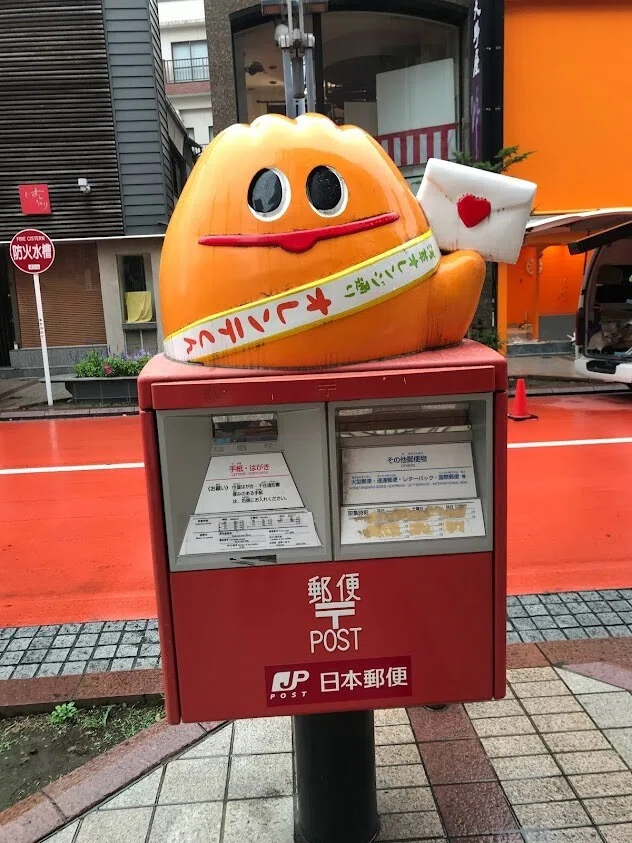 浅草を歩いていたら、遭遇。オレンテくんて・・・。ここがオレンジ通り