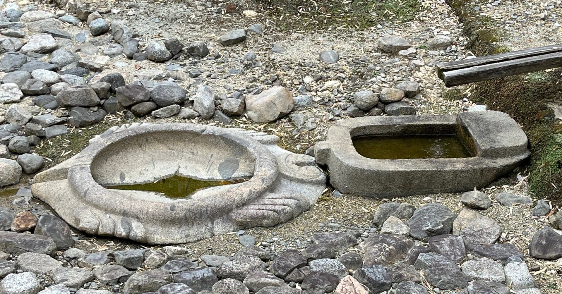 古銅ヴィシュヌ像寺院の石油ランプ土台付き 古銅ヴィシュヌ像寺院の石油ランプ土台付き 【公式通販】