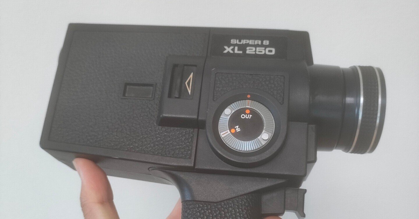 直送品新品 絶版品 ELMO 8mm ビデオカメラ 2400 AF オートフォーカス エルモ 8ミリビデオカメラ