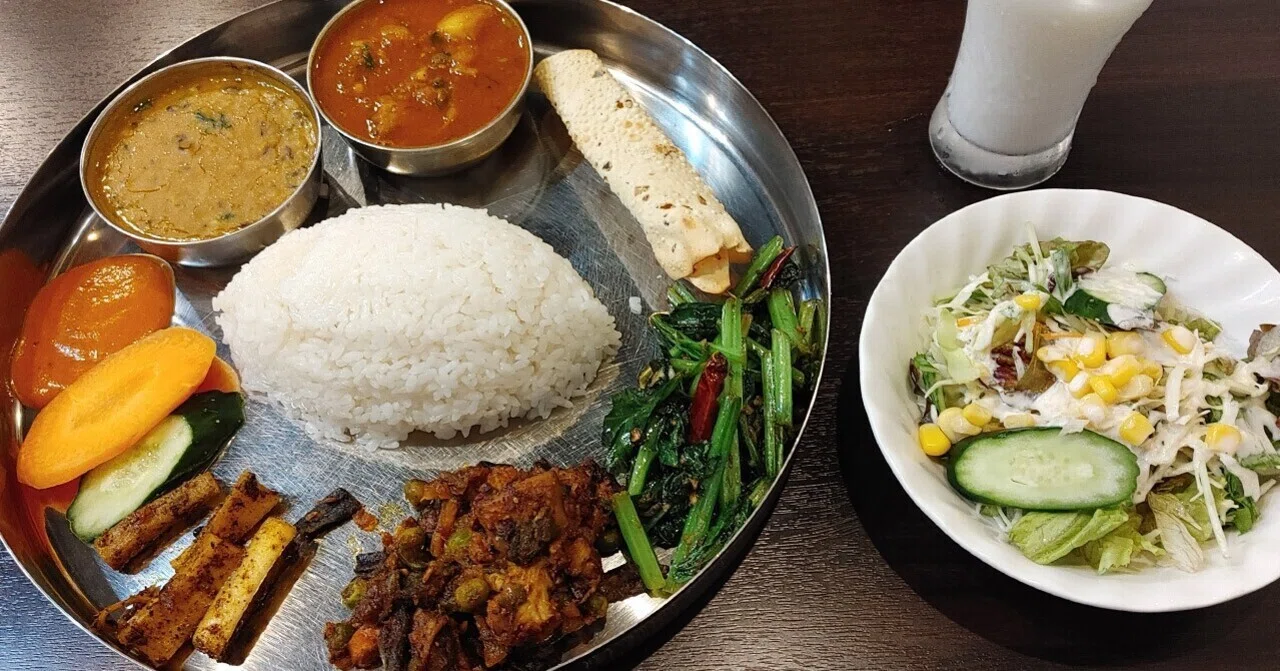 マガル族女性店主のネパール料理店誕生！日曜日にはセルロティが食べ