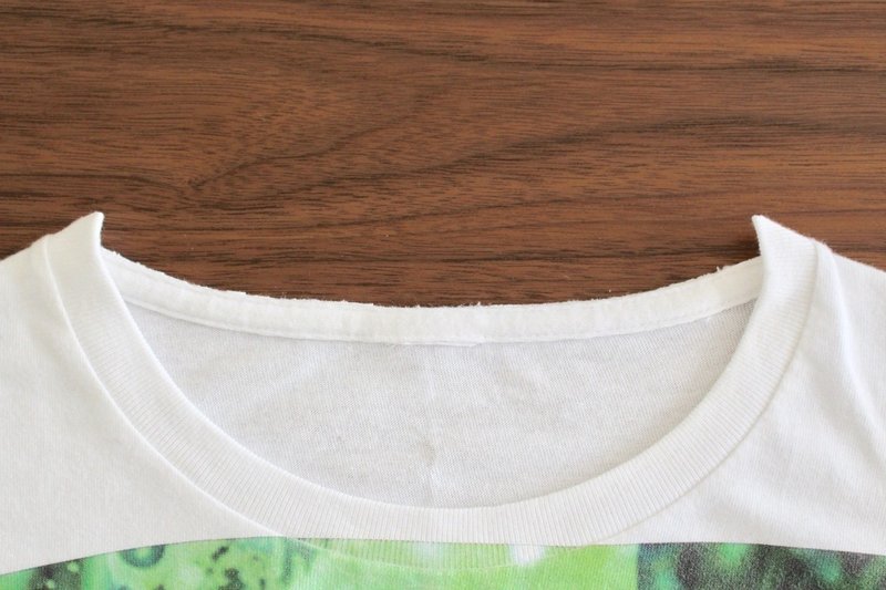 Tシャツの襟ぐりを切って貼って広げる 15 Note Tシャツの襟ぐりを切って貼って広げる 15 Note