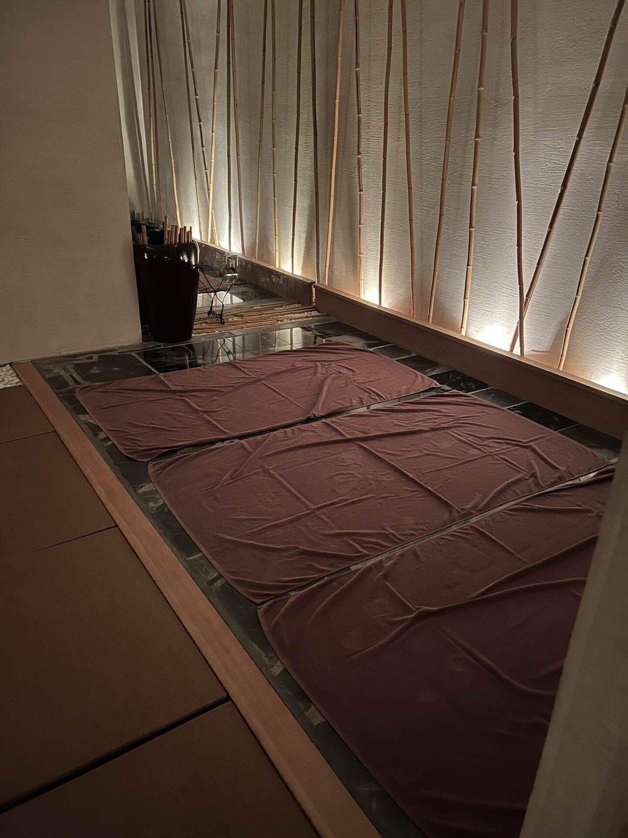 岩盤浴 presented by 利楽園｜歌手aile (エル) | 戸塚釆伽