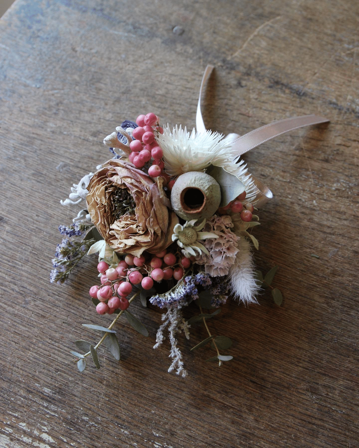 リューカデンドロを大人っぽく束ねた　ナチュラル　スワッグ  ドライフラワー リューカデンドロを大人っぽく束ねた ナチュラル スワッグ ドライ