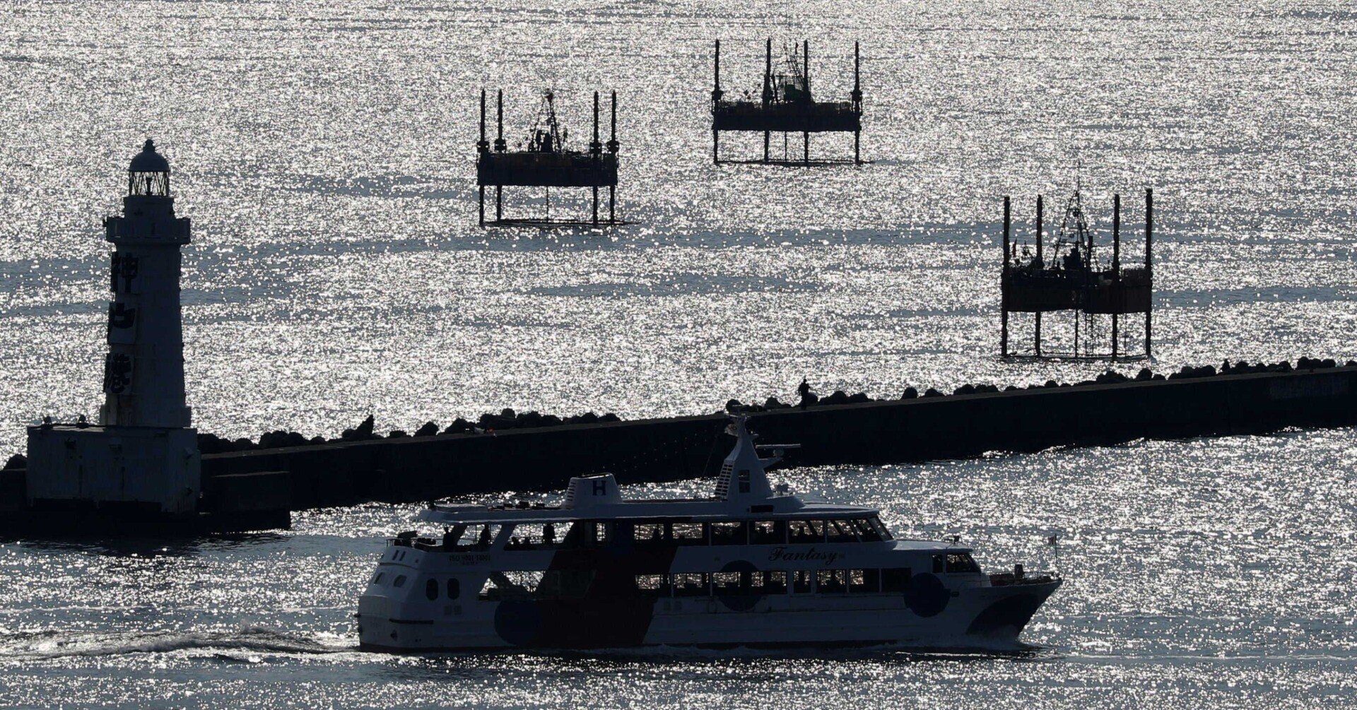 ミナト神戸の灯台めぐり 神戸新聞公式 うっとこ兵庫 ミナト神戸の灯台めぐり 神戸新聞公式 うっとこ兵庫