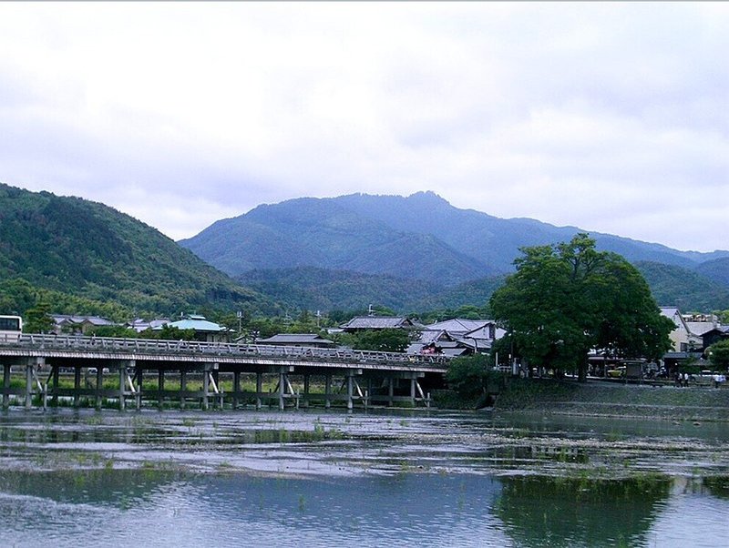 6渡月橋と愛宕山