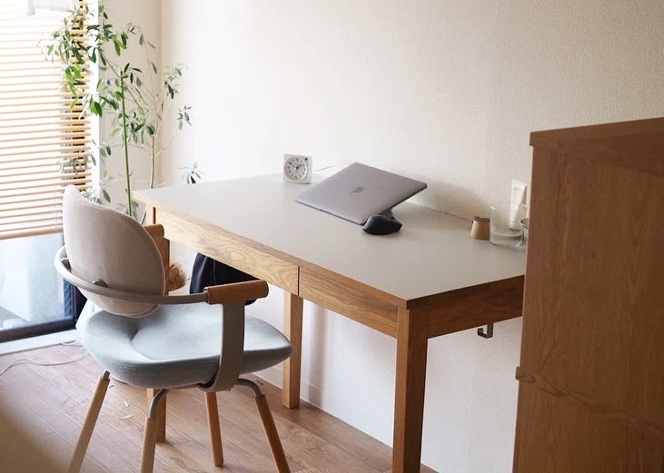 7年使い古したデスクを今の自分好みにDIYした話 / DIY own desk