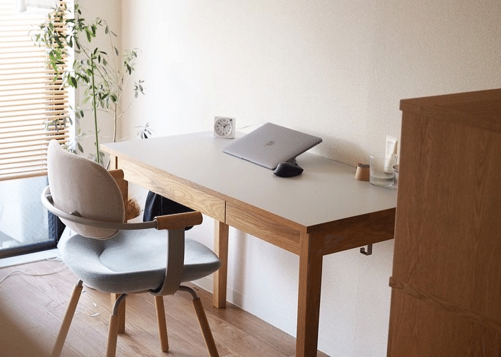 MUJI/無印良品 リノリウム天板 オーク材 木製デスク デスク棚付き 美品 7年使い古したデスクを今の自分好みにDIYした話 / DIY own desk