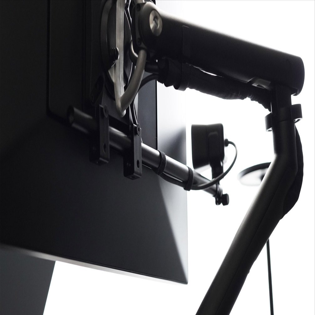 VESAマウントからカメラアームを伸ばす｜宮澤聖二 | onthehead