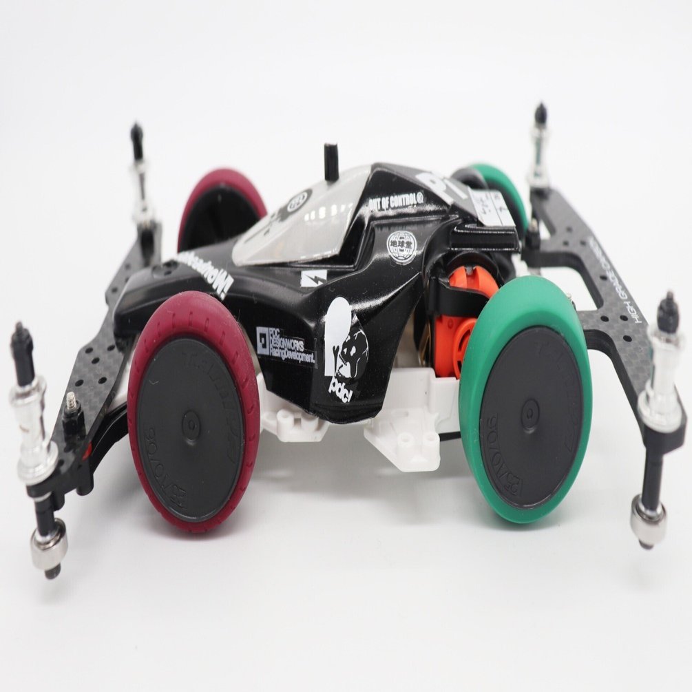 ミニ四駆 　フラットマシン2台 平手レプリカGP rd.2から考えるセッティングの考察｜P lab co.ltd