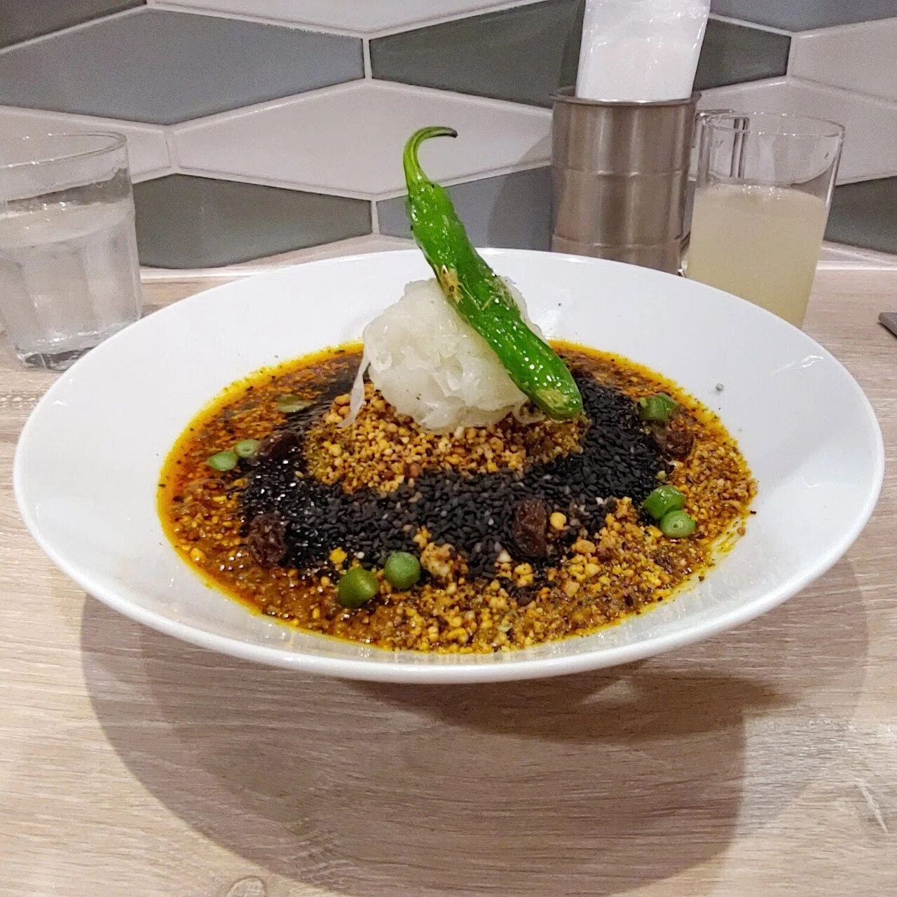 今年2月に東京進出した大阪の名店「コロンビア8」で花火を食べたよ 
