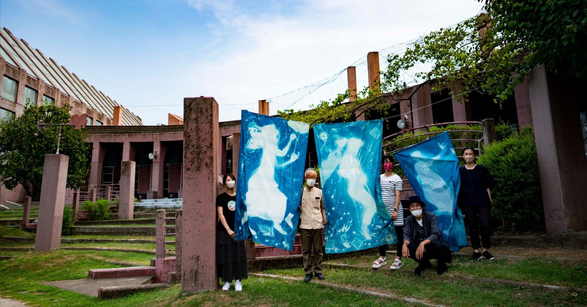 アート作品「バタフライ」 浅草寺で撮った写真をアプリで編集して作成しました。 b9b13152bad9054266d68f53775edd