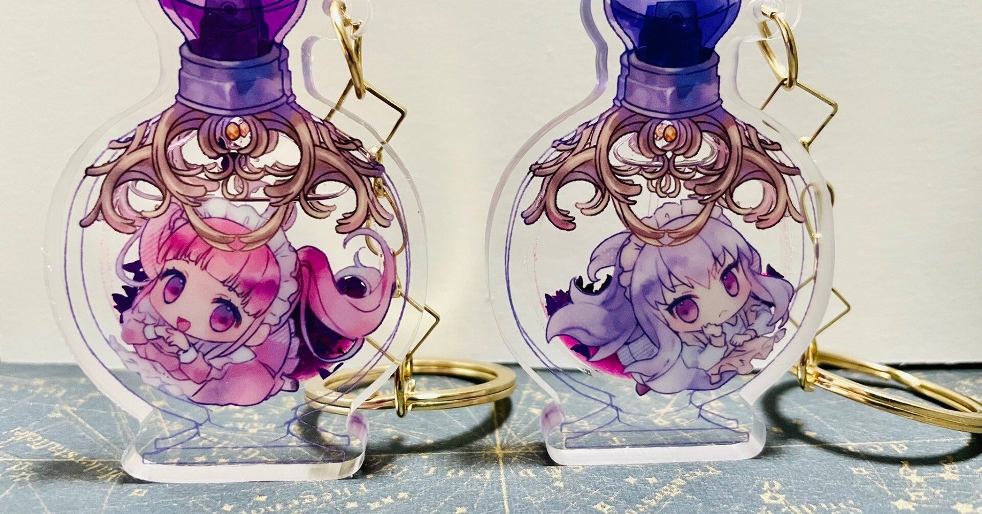 202207 香水瓶（オイルとフレーク入りのアクキー）｜限界屋さん