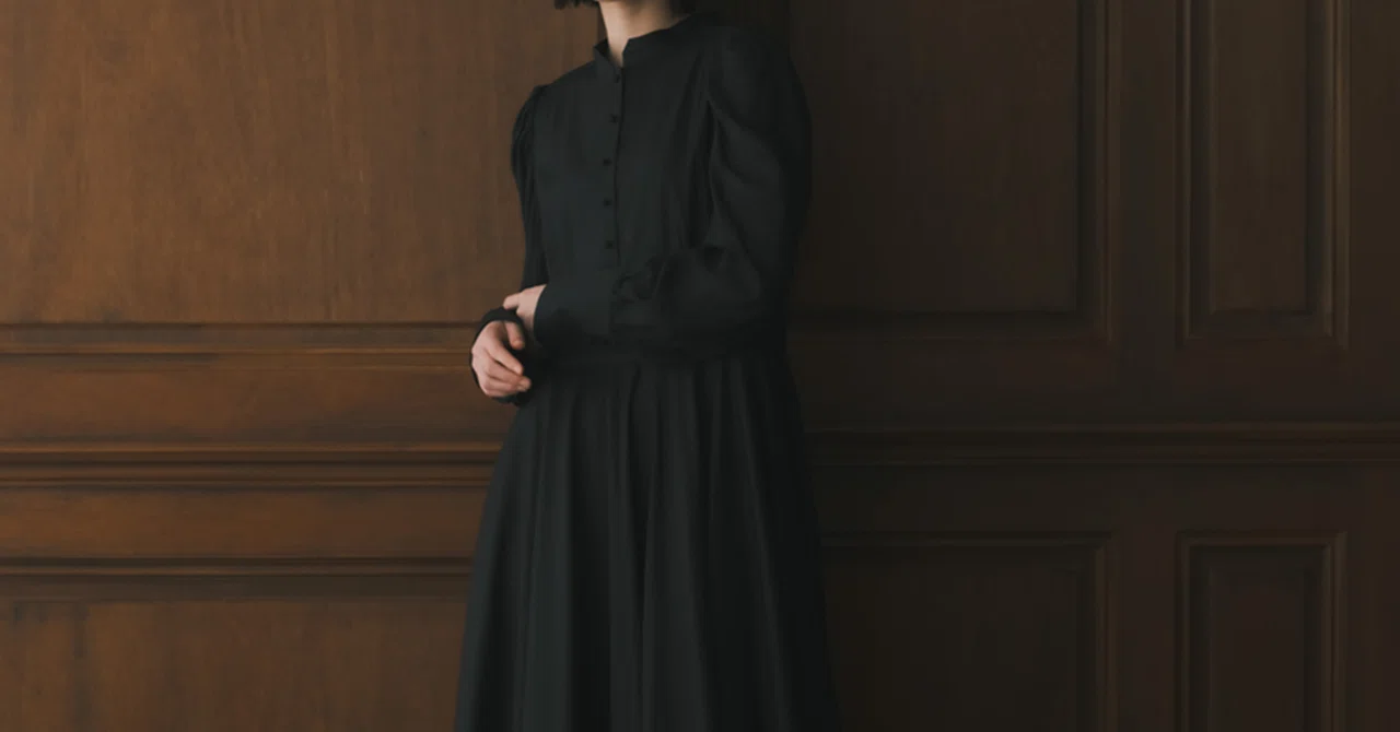 今週の販売情報🐠】袖だけシアーのblack sheer dress / 再販は