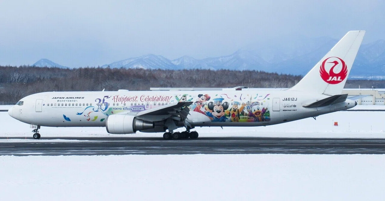 める JAL ボーイング767が40周年。“マニアックすぎる”航空教室と遊覧飛行を