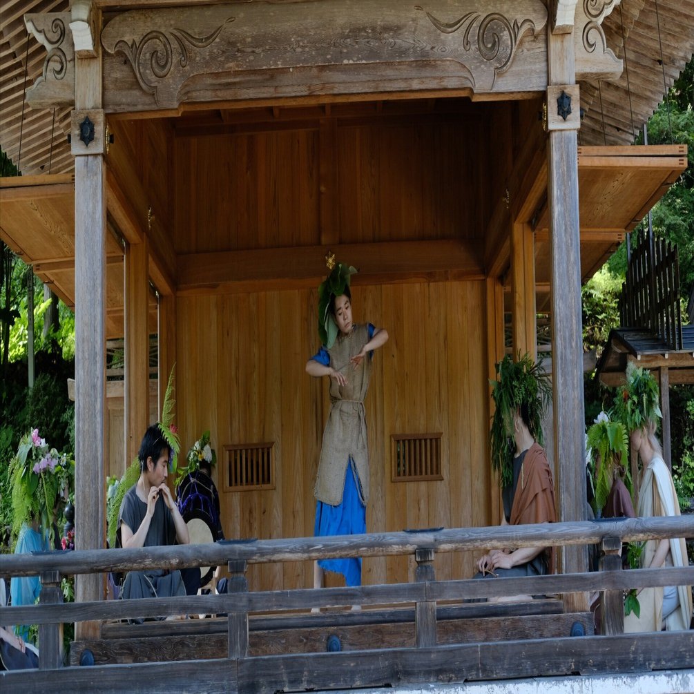 草木をまとって山のかみさま』/大山祇神社・西会津国際芸術｜菅野彰