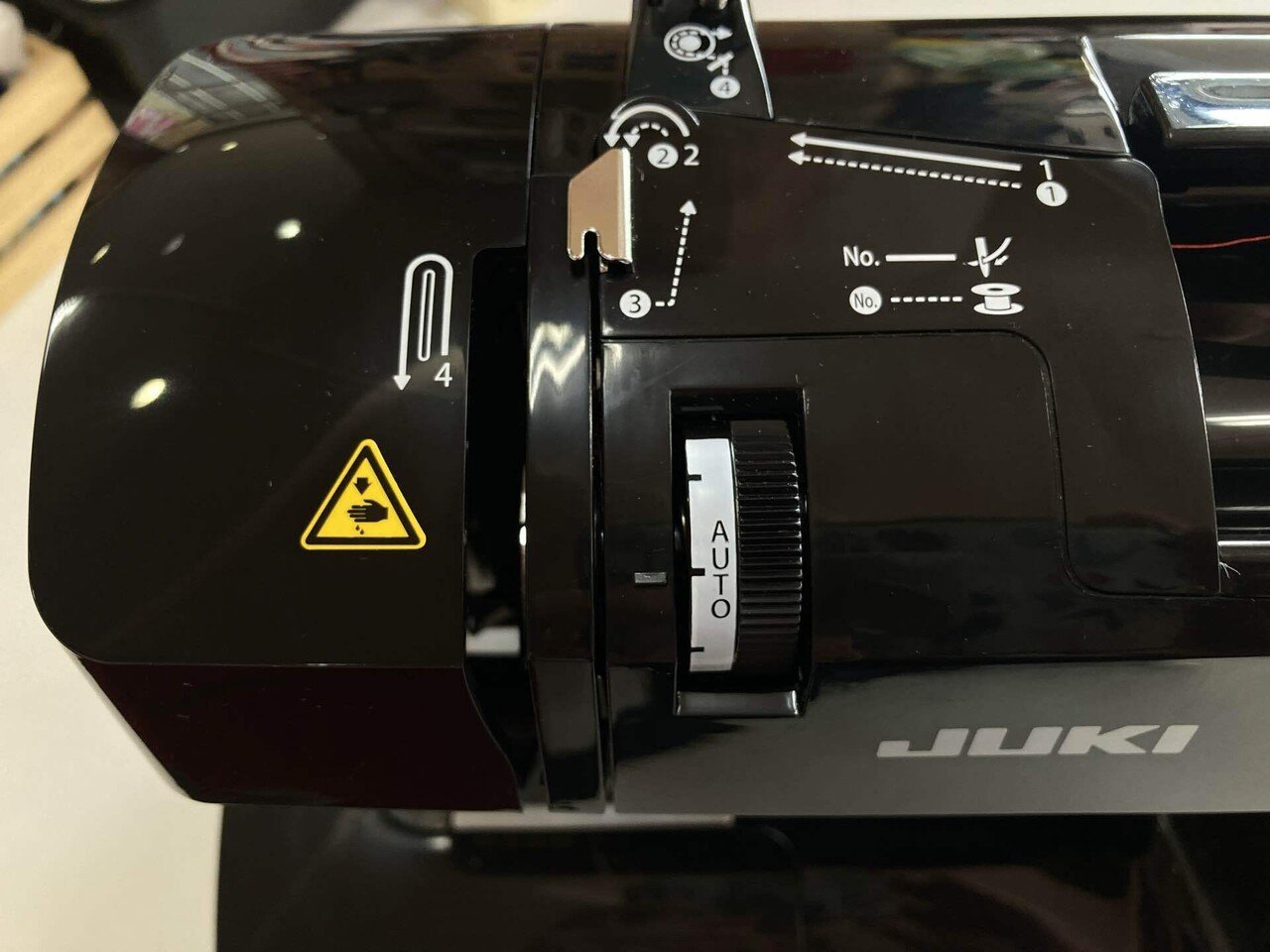 家庭用ミシン ミシン紹介】JUKI家庭用コンピューターミシン「 HZL-J90EB