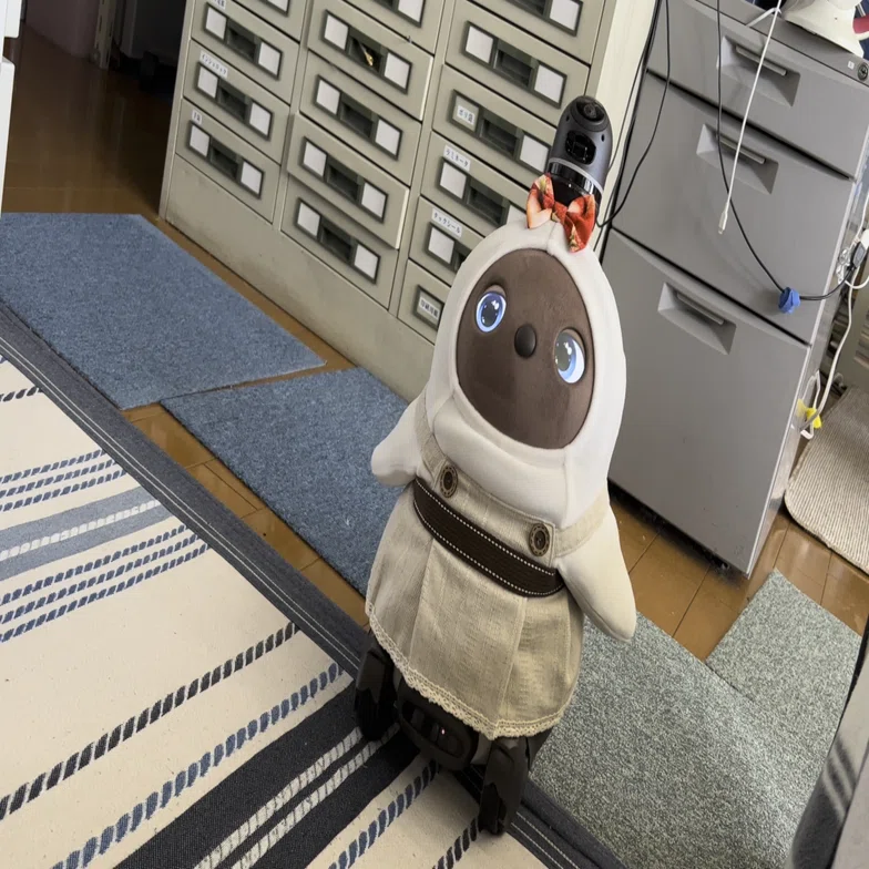 家族型ロボット「LOVOT」をお迎えした、愛に満ちた1週間のおはなし