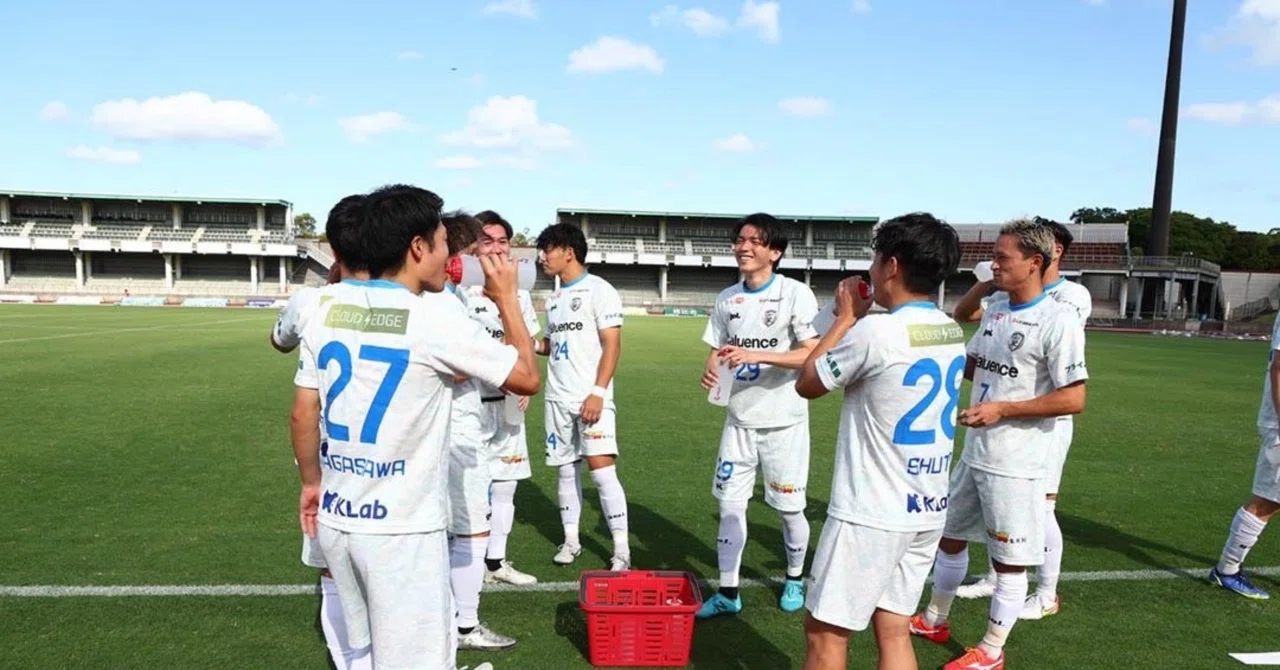 南葛SC 練習着選手支給 今シーズンの個人スポンサー入りトレーニングウェアがきました！ 多く