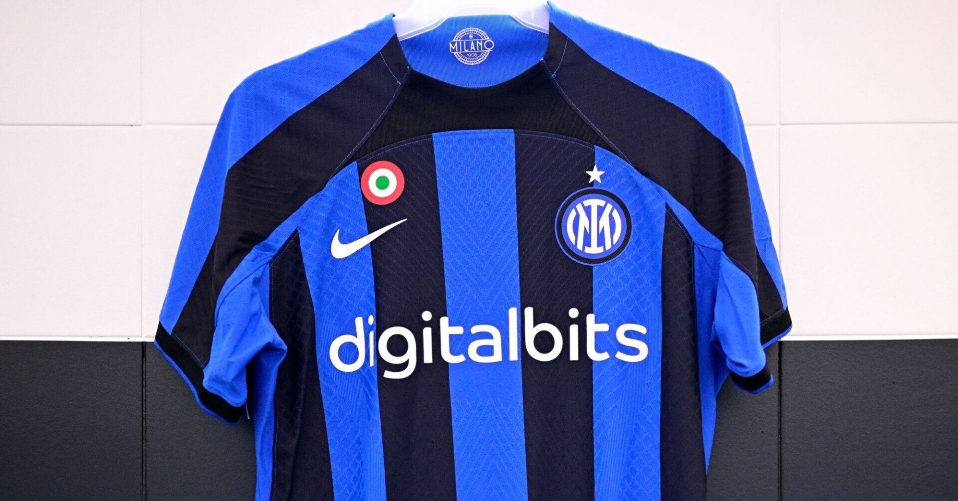 インテルの22 23ユニフォームを解説するだけの記事 22 7 16 Akairomosaic Football Note