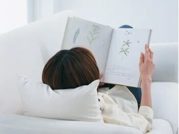 子どもの頃大好きだった本を開く。　昔の自分と見詰め合う大切な時間・・・♪