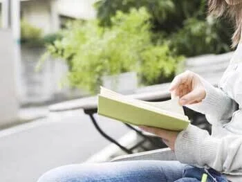 時を越え、現代に伝わる古典の数々。　１節１節をかみしめる朝読書。