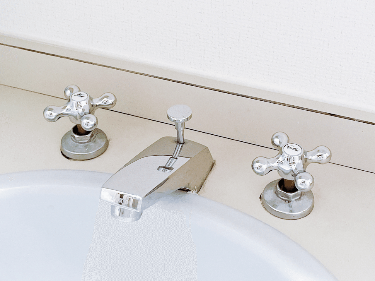 昭和レトロな賃貸の 蛇口ハンドルを自分で替えてみた 洗面台diy あすきー フードスタイリスト Note 昭和レトロな賃貸の 蛇口ハンドルを自分で替えてみた 洗面台diy あすきー フードスタイリスト Note