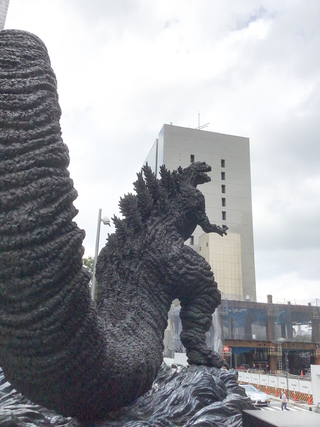 日比谷ゴジラ】東宝30cmシリーズ 日比谷 ゴジラスクエア ゴジラ像 全長
