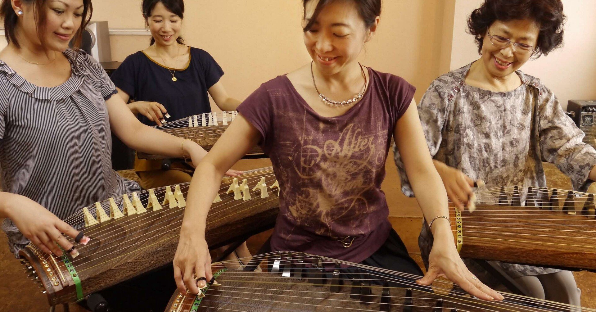 R4】やさしいお琴 奏音（かのん） ～琴の音色で世界をつなぐ～｜つくる