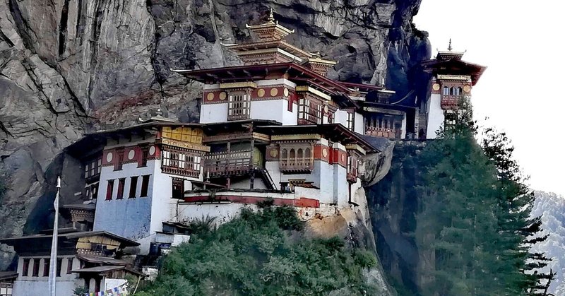 バンコクからの旅日記 (49) ブータン｜タクツァン僧院へ苦行の登山