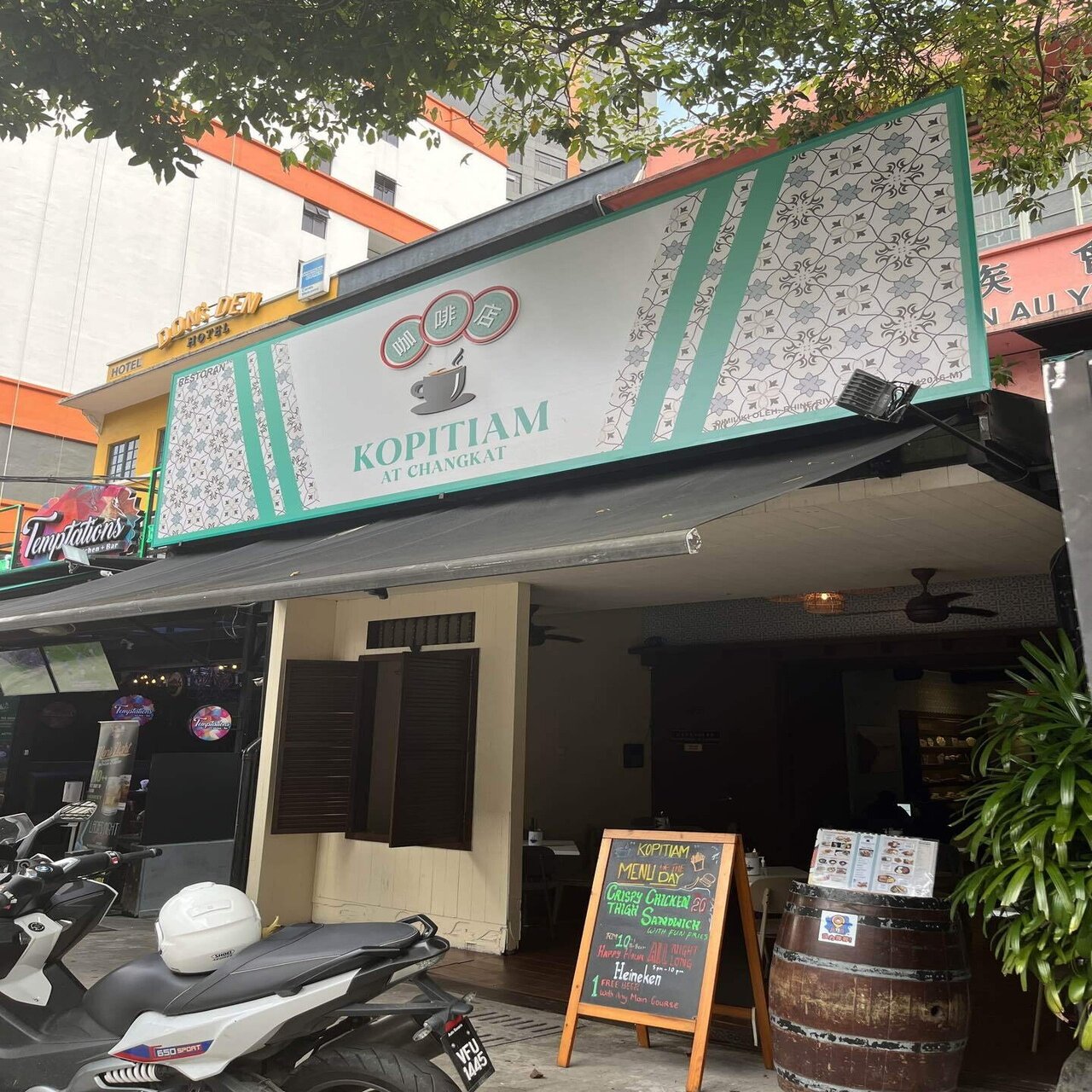 Klの歌舞伎町チャンカットブキビンタンに突如現れたコピティアム 康 淳姫 かん すに マレーシア Note