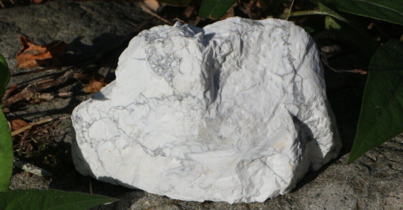 あなたの願いは叶う？？？「おもかる石」を設置しました！ | マル安三上石材 願いが叶う白い石