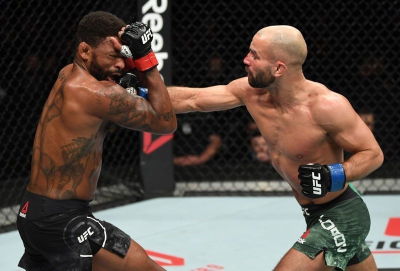 Ufc 新星アンソニー スミスがライトヘビー級2位のヴォルカン オズデミアに一本勝ち 体重超過のマイケル ジョンソンはロボフ に完勝 10 27 Ufcファイトナイト モンクトン ゴング格闘技 Note Ufc 新星アンソニー スミスがライトヘビー級2位のヴォルカン オズデミアに一本勝ち 体重超過のマイケル ジョンソンはロボフ に完勝 10 27 Ufcファイトナイト モンクトン ゴング格闘技 Note