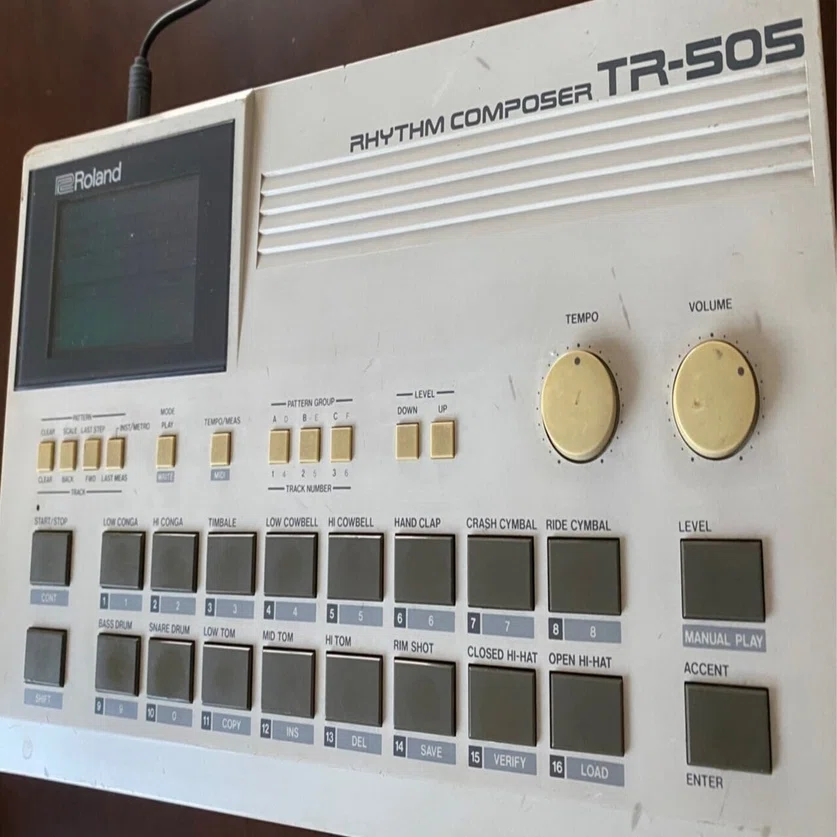 1986年発売ローランドのドラムマシンTR-505を操作してみた｜Riri