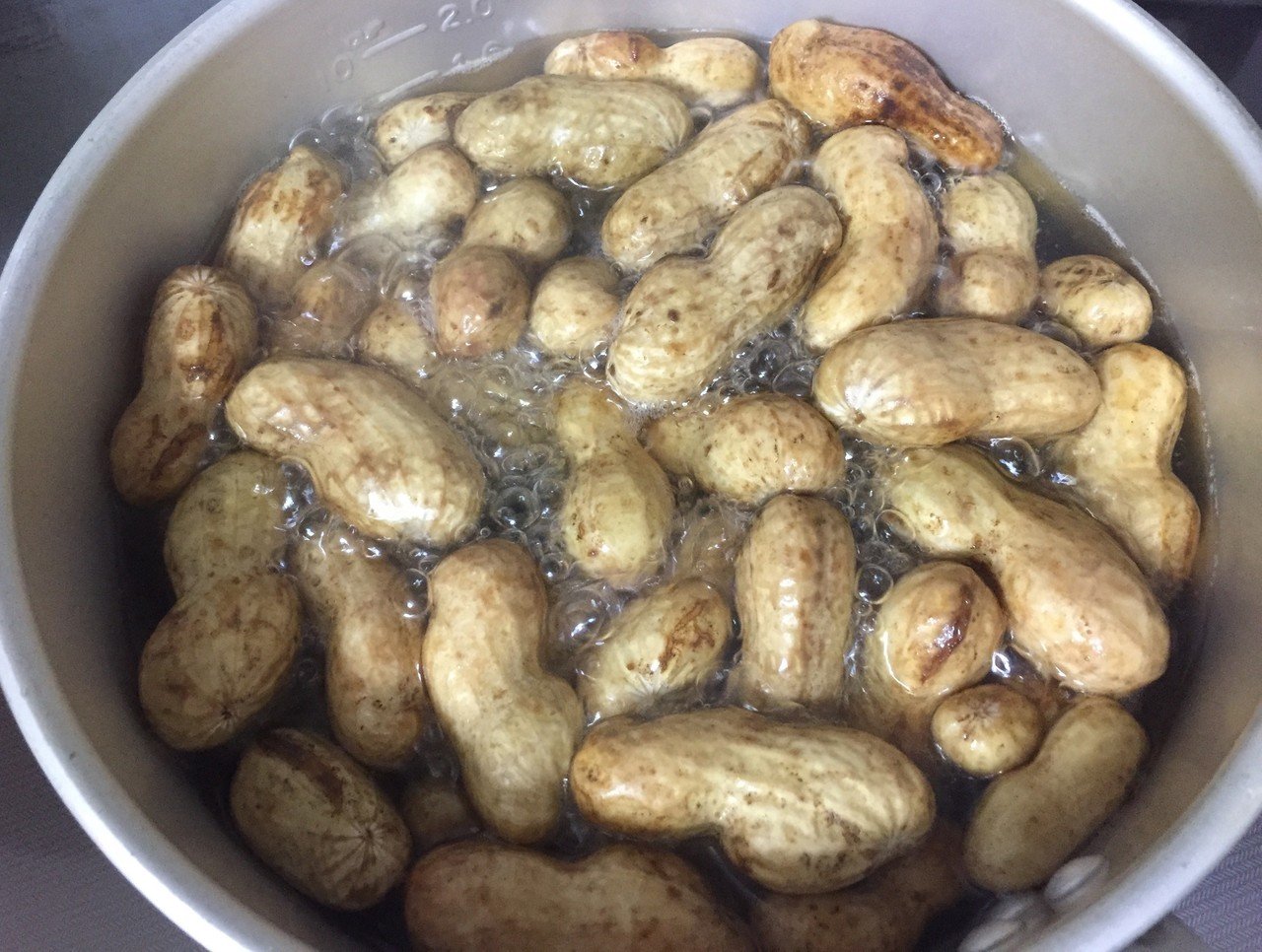 炒るだけじゃない 茹で落花生がうまいんだ おがたきりこ 旅するフリーライター Note