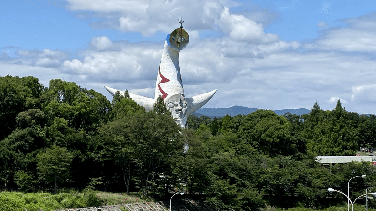 セール 時計塔は雲を突き抜けて